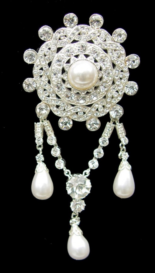 71014-victorian-diamond-pearl-brooch 50 Wonderful & Fascinating Pearl Brooches