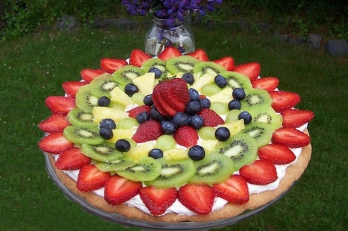 749bf0f4046aeaacd62f4fd25a776016_large Do You Like Fruit Pizza? Learn How to Make It on Your Own