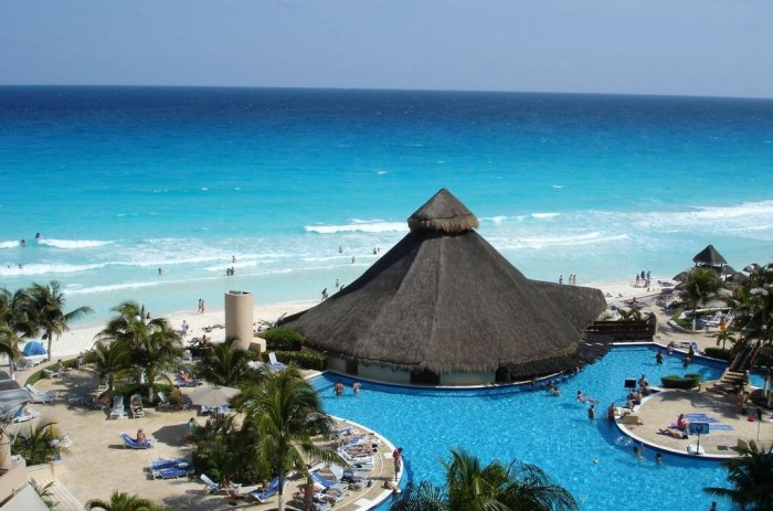 Top 10 Greatest Countries to Retire 21 Acapulco-Beaches-Mexico-4
