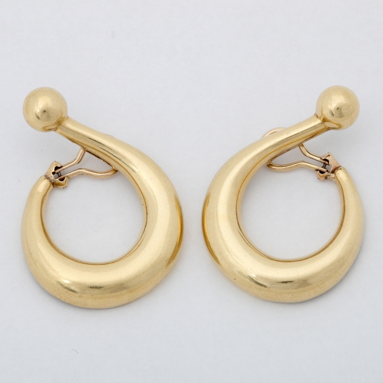 B1 45 Unusual and Non-traditional Earrings