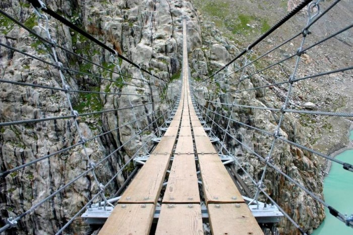 The World’s 15 Scariest Bridges that Will Freeze Your Heart 15 Direct-view-of-the-Trift-Bridge