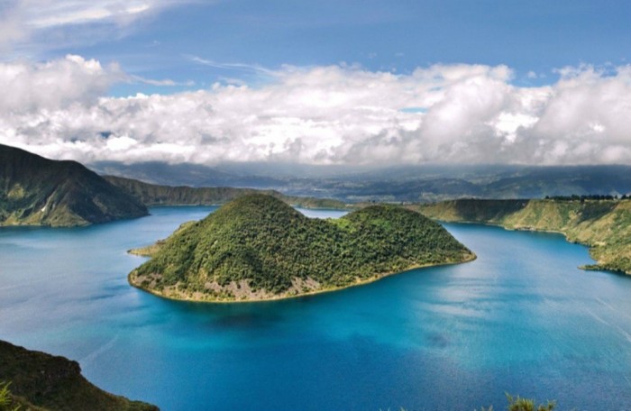 Top 10 Greatest Countries to Retire 5 Ecuador-300x196