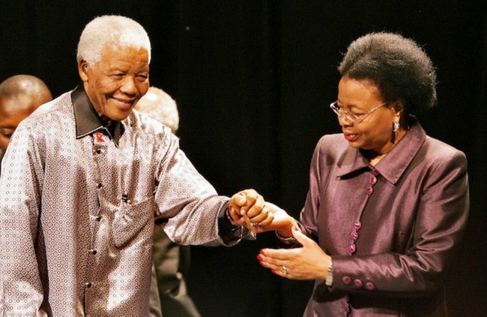 Graca-machel-and-mandela-690x450 The Anti-apartheid Icon “ Nelson Mandela ” Who Restored His People’s Pride