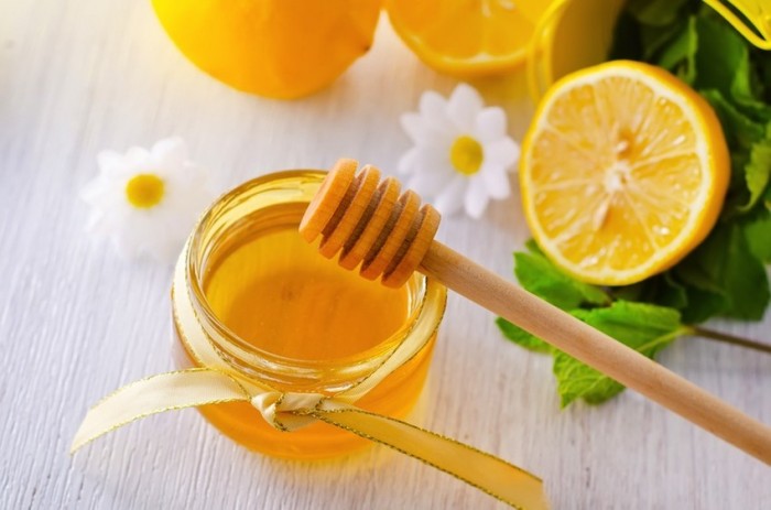 HoneyAndLemonWithFlowers-850x563 Top 10 Health Benefits Of Honey