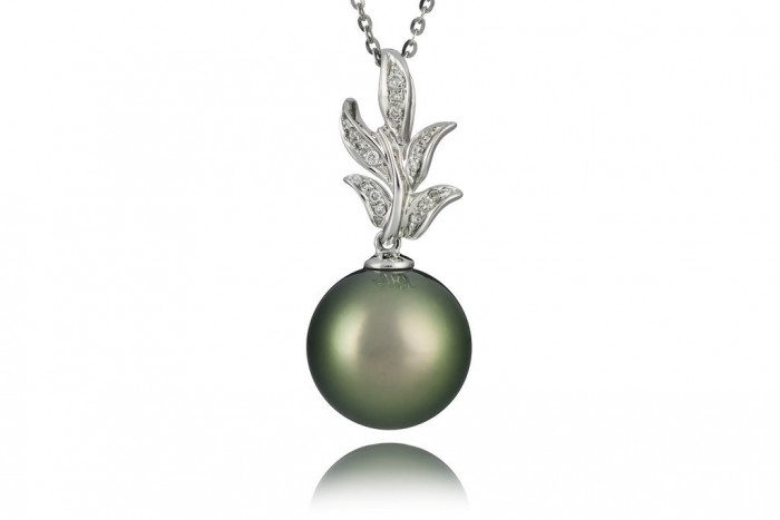 50 Unique Diamond Necklaces & Pendants 24 Luxury_Tahitian_Pearl_Diamond_Pendant_with_18ct_Gold_32_1024x1024