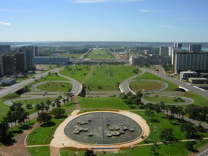 Monumental Axis It is located in Brasilia, Brazil. It runs through the heart of Brasilia which allows you to go to some of the most important institutions in the country whether they are governmental, cultural or financial.