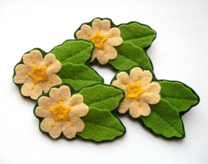 Primrose_Brooches 45 Handmade Brooches to Start Making Yours on Your Own
