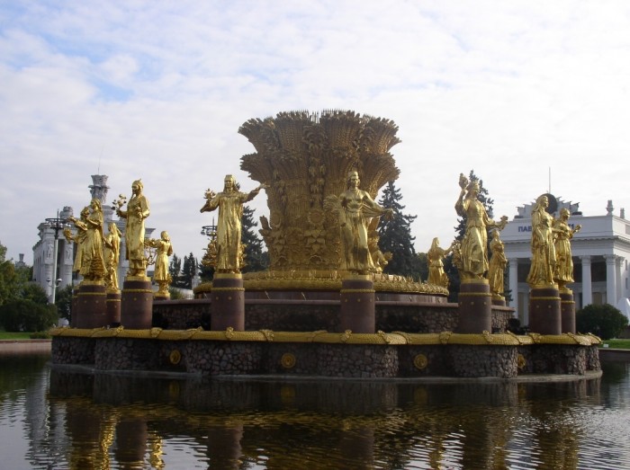 Russia-Moscow-VDNH-Fountain-1 Top 10 Richest Governments in the World