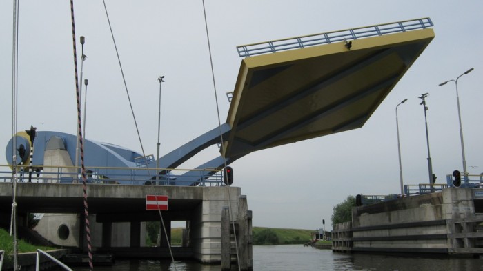 Slauerhoffbrug It is located in Leeuwarden, Netherlands. This weird bridge is easily cut as when there is a ship that needs to pass, a section of the bridge is removed by a mechanical arm that functions like a robot until the ship passes. 