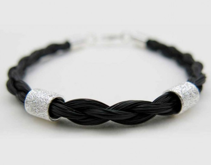 Spirit-horse-hair-bracelet-silver-2stardust-bead 45 Elegant & Breathtaking Horse Hair Bracelets