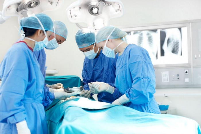 2. Surgeons They are ranked as the second for earning the highest salaries as the annual salary that they earn is about $231.550.