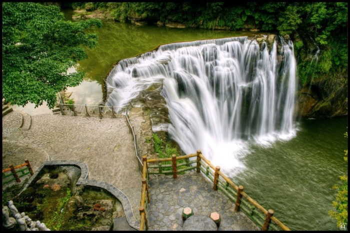 Taiwan-Shifen-Waterfall-HD-Wallpaper Top 10 Richest Governments in the World