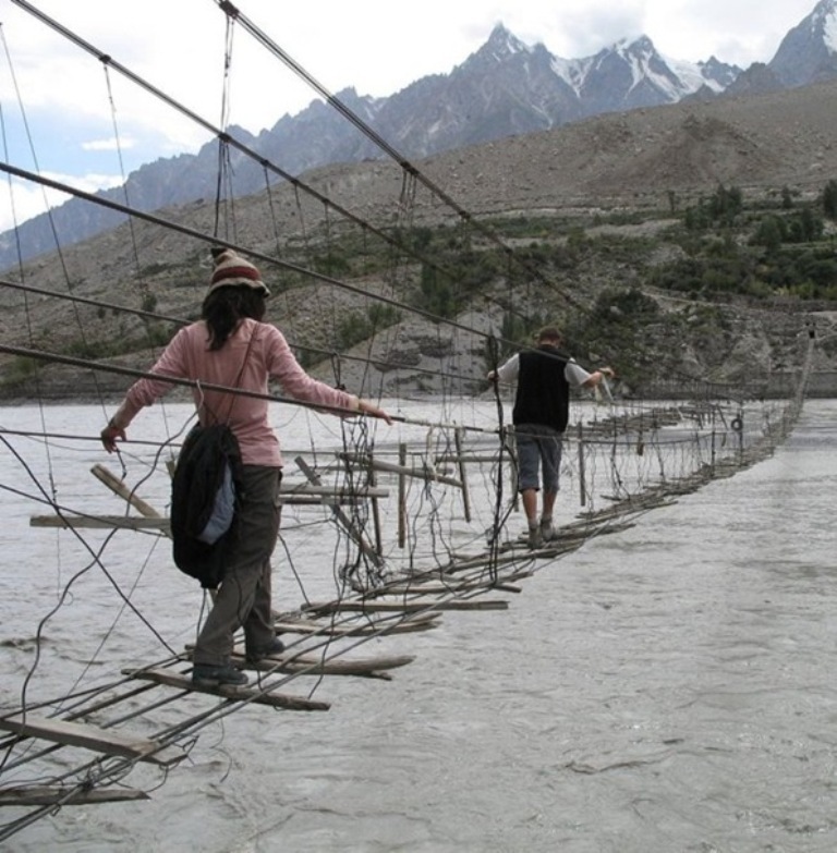 The World’s 15 Scariest Bridges that Will Freeze Your Heart 35 The 7 Scariest Bridges From Around the World 7