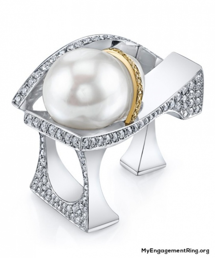 Unusual-Pearl-engagement-ring
