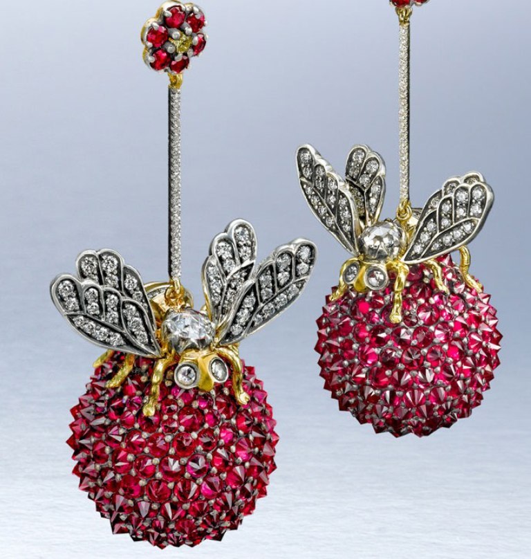 ark_-bees-on-a-ruby-ball_-earrings_-2008_-rubies_-diamonds_-silver-and-18-carat-gold 45 Unusual and Non-traditional Earrings