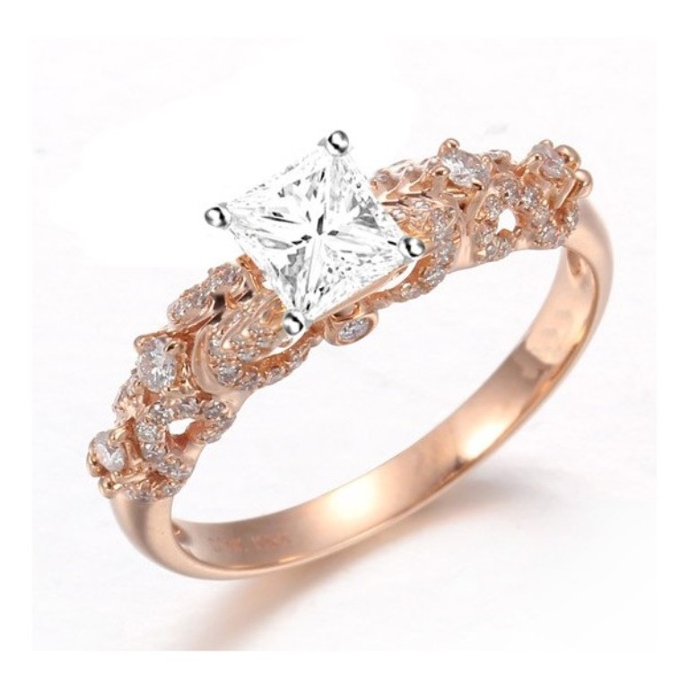 beautiful-1-carat-princess-diamond-engagement-ring-on-18k-rose-gold