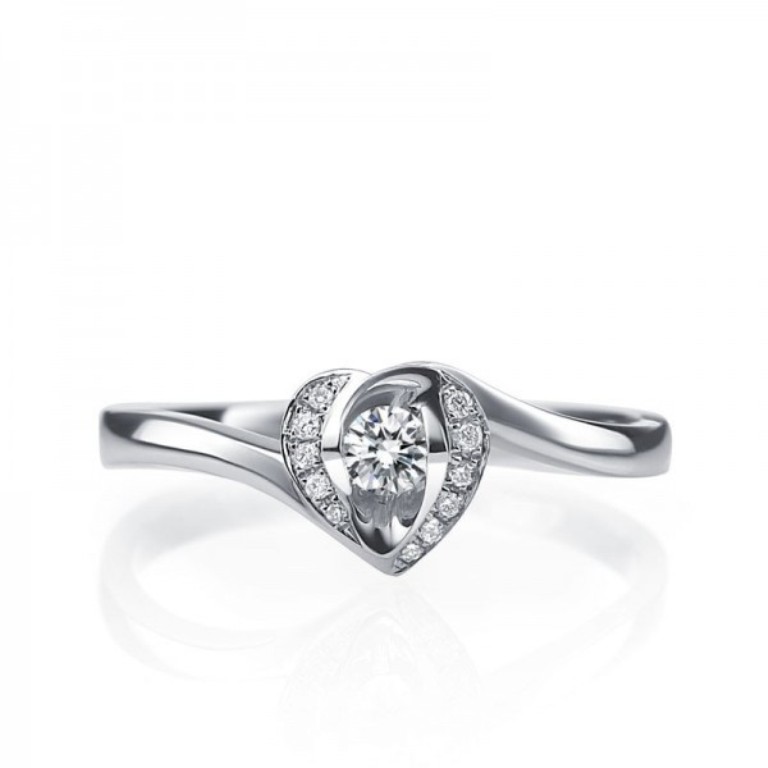 bestselling-heart-shaped-round-solitaire-diamond-engagement-ring.