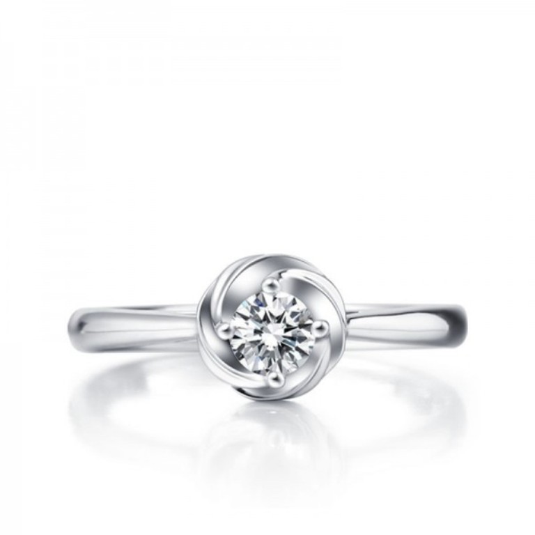 circle-flower-round-cut-diamond-solitaire-engagement-ring