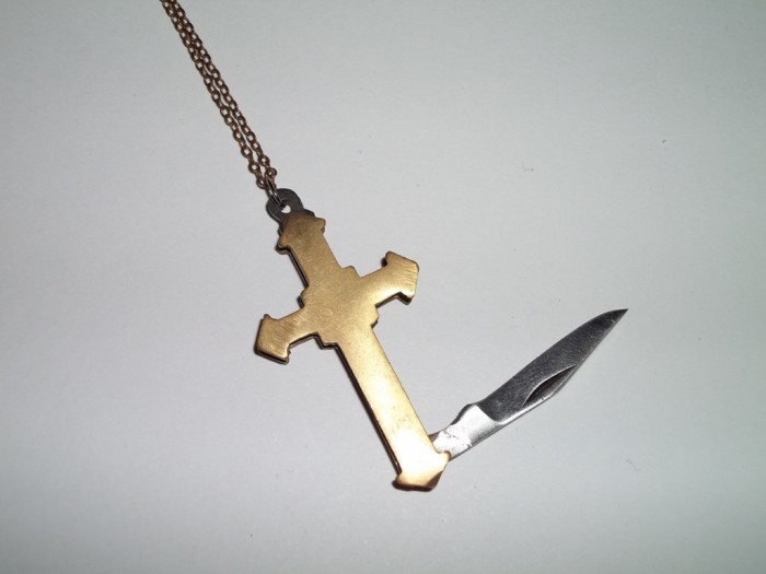 30 Non-traditional & Unusual Gold Necklaces 28 cross pocket knife neckalce