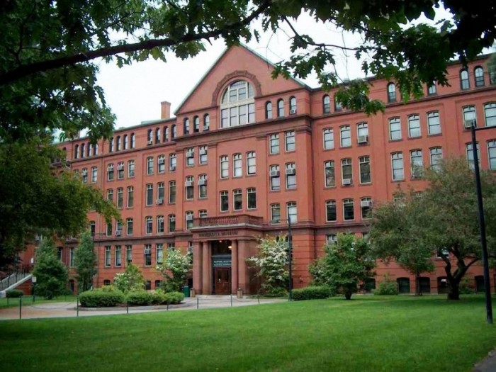 harvard-university_96351-1152x864 Top 10 Government & Private Medical Colleges in USA