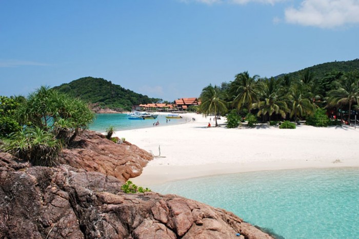 Top 10 Greatest Countries to Retire 12 malaysia-Redang_pasir-padang-Beach