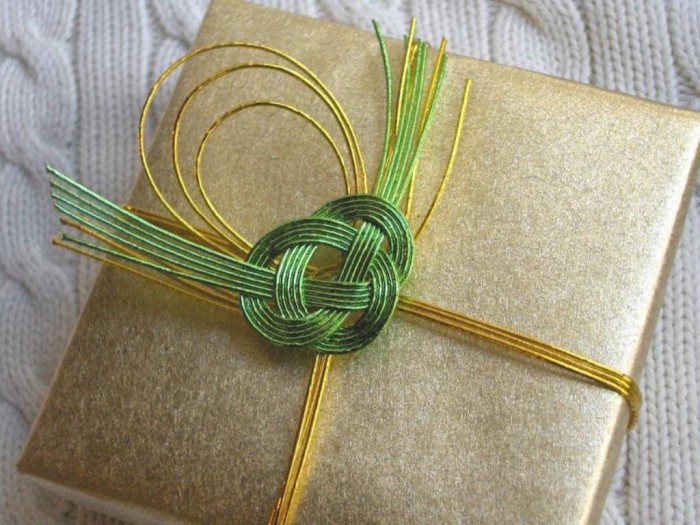 mizuhiki_gift_wrap 40 Creative & Unusual Gift Wrapping Ideas