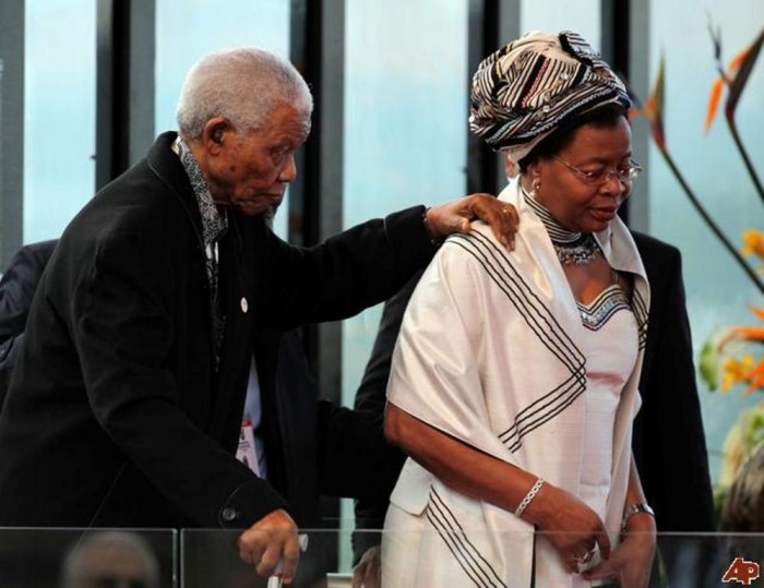 Nelson Mandela with his third wife Graça Machel
