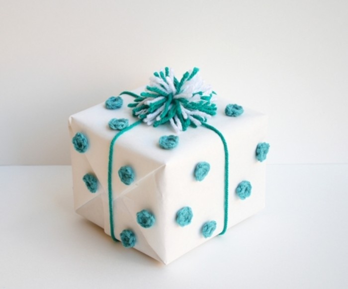 one-sheepish-girl-crochet-polka-dot-gift-wrap-3 40 Creative & Unusual Gift Wrapping Ideas
