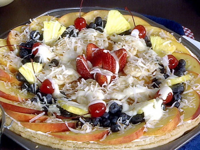 pa1b25_fruit_pizza_lg Do You Like Fruit Pizza? Learn How to Make It on Your Own