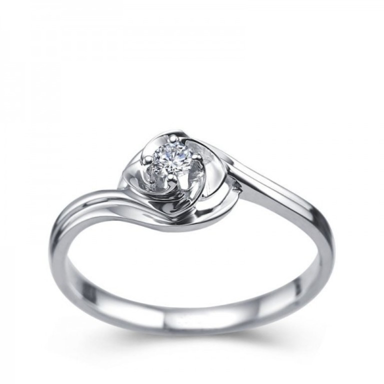 round-flower-shape-solitaire-engagement-ring-on-white-gold