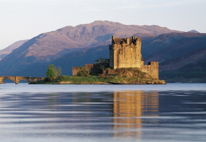 scotland-EILEAN-DONAN-CASTLE-HIGHLAND-1024x708 Top 10 Best Countries to Visit in the World