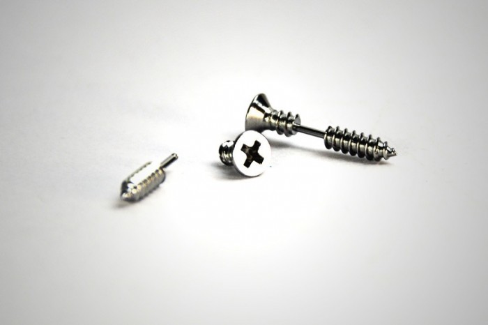 tapered-screw-earring-silver-01_1024x1024