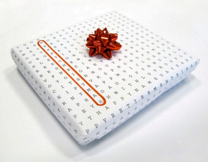 universal-wrapping-paper-1 40 Creative & Unusual Gift Wrapping Ideas
