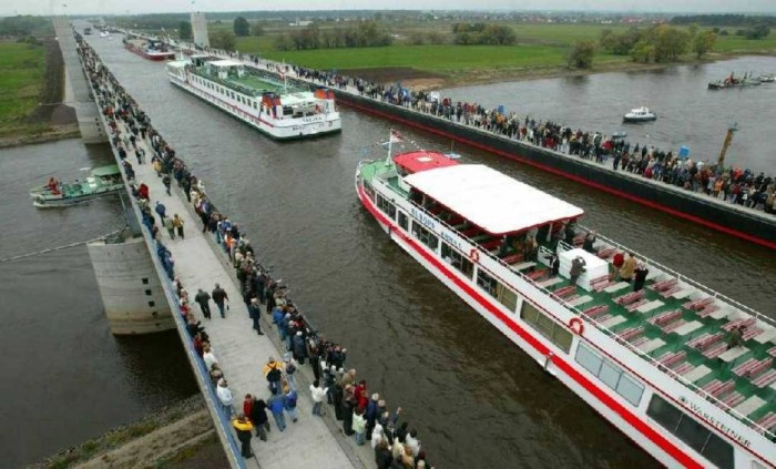 Have You Ever Seen Breathtaking & Weird Bridges Like These Before? 43 water_bridge