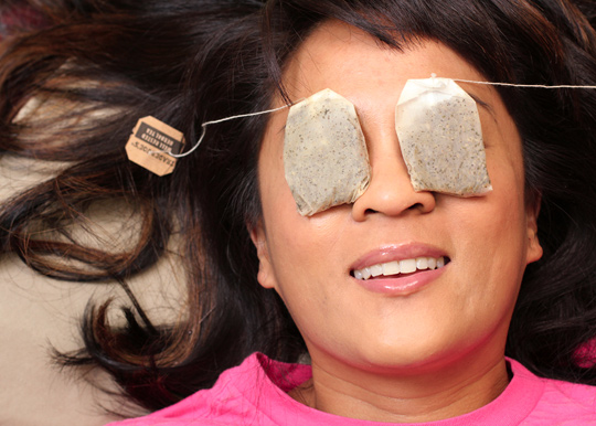 5-ways-to-depuff-eyes 12 Treatments And Home Remedies For Puffy Eyes