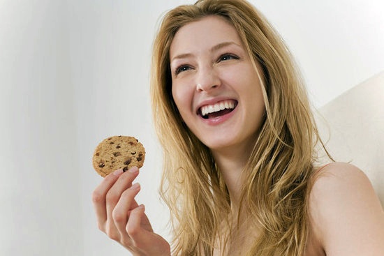 You Will Surprise When You Know That The Cause May Be Your Digestive System 2 8-Simple-Ways-You-Can-Avoid-Overeating-During-Holidays