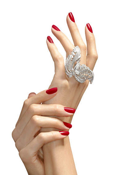 hbz-november-2012-beauty-hands-aging-lgn 10 Ways To Get Beautiful Hands