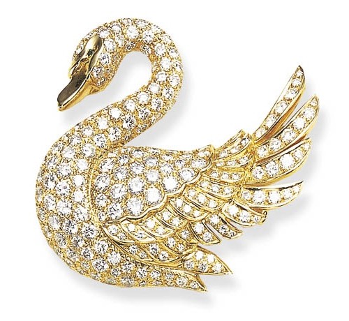 Diamond-and-Gold-Swan-Brooch-Van-Cleef-Arpels-500x460 15+ Unique And Elegant Designs Of Christmas Jewels