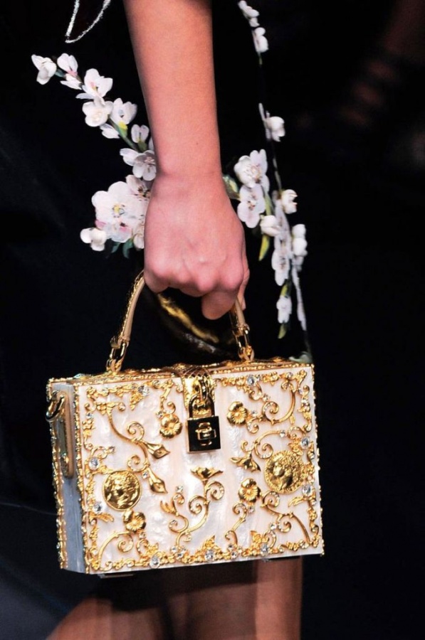 2014_-Runways_-Bags_-Trends_www.FashionEnds.com-5 20+ Latest Bag Trends Expected to Come Back in 2019