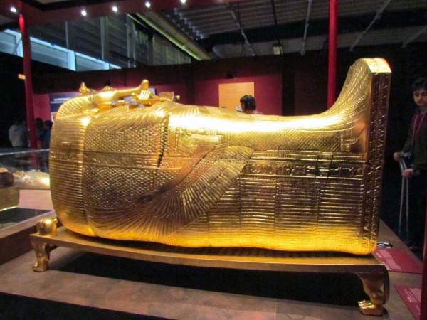 Geneva-034 39 Most Famous Pharaohs Gold Statues
