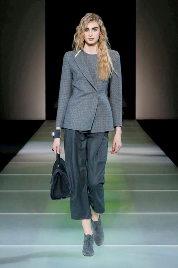 Giorgio-Armani-Woman-wear-Fashion-Show-2014-2015-Pictures