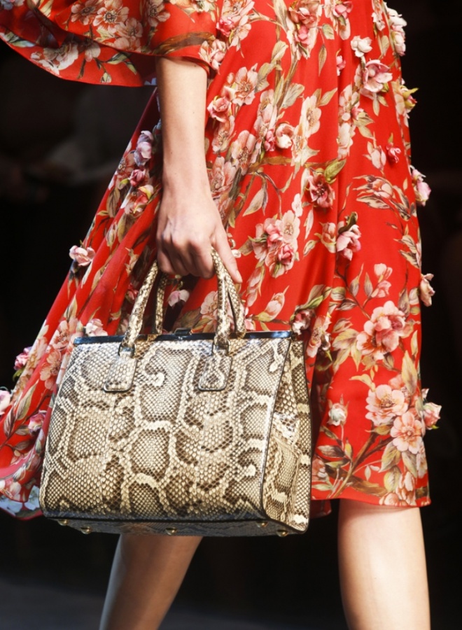 Spring-Summer-2014-accessories-trends-from-Dolce-and-Gabbana-collection-champagne-python-bag 20+ Latest Bag Trends Expected to Come Back in 2019