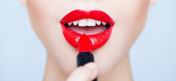 Bright Red Lipstick which is still common at that time and is worn by many women