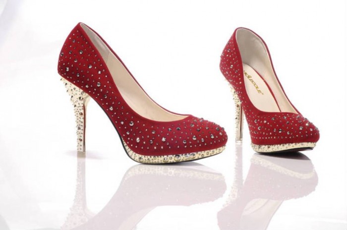 20+ Hottest Shoe Trends for Women in Next Spring & Summer 21 studded-shoes-2014-03