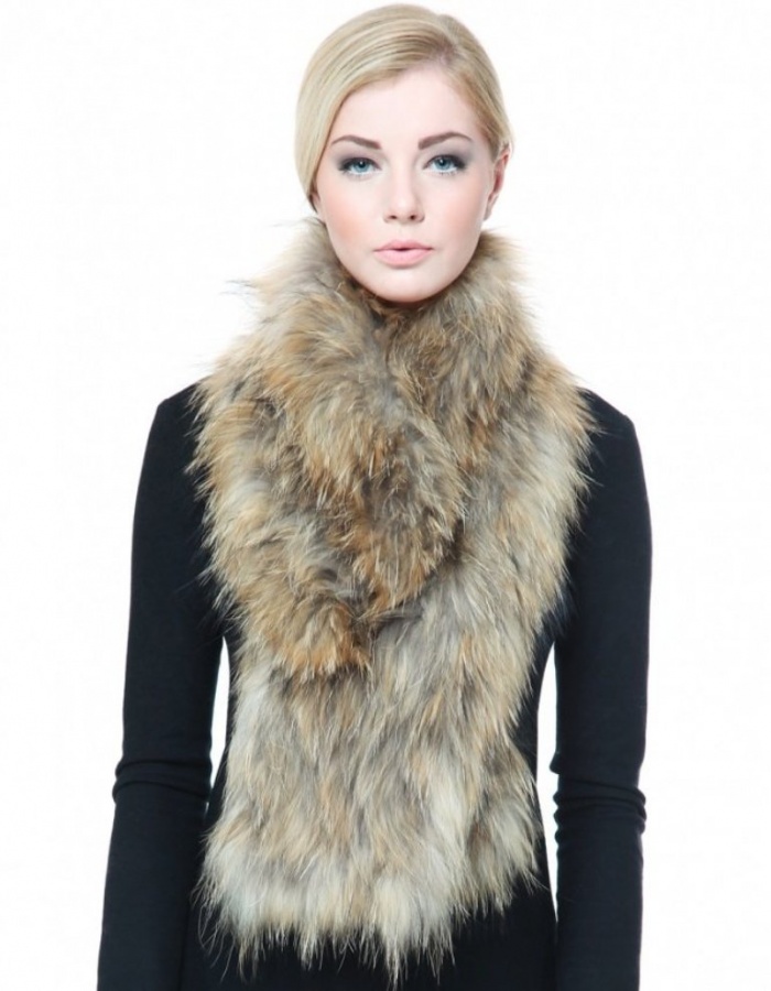 thick-fur-scarf Forecast: Top 10 Fashion Trend Trending for Fall & Winter