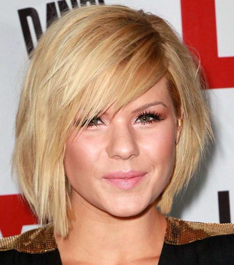 Hairstyles-for-Round-Faces 25+ Short Hair Trends for Round Faces Chosen for 2021