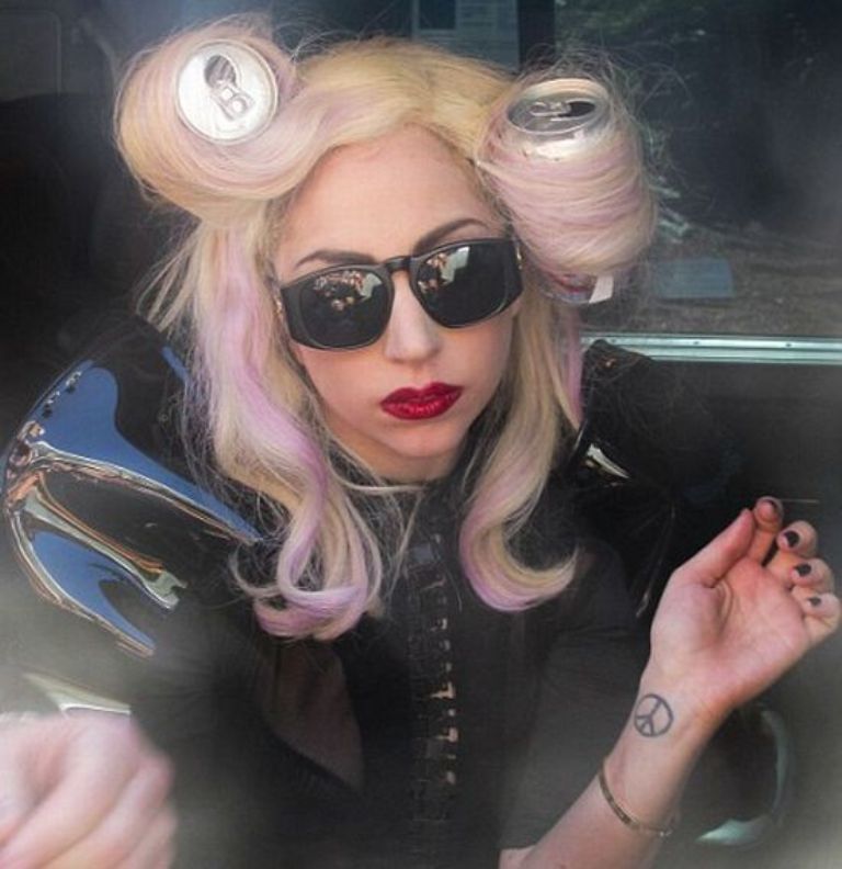 Lady-Gaga-Funky-Hairstyles-And-How-To-Do-Them