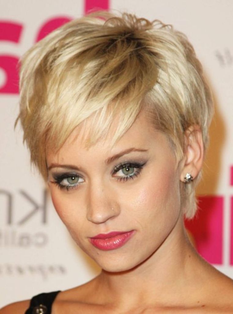 Short-Hairstyles-For-Women-Face-Shape 25+ Short Hair Trends for Round Faces Chosen for 2021
