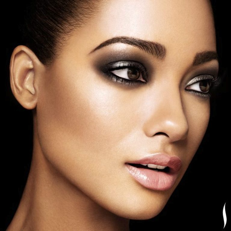 Valentines-Day-Date-Soft-Romantic-Makeup-FAB-Magazine-61 Top 15 Beauty Trends that Men Hate