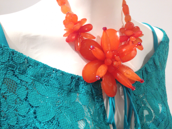 20+ Hottest Necklace Trends Coming for Summer 7 collana.arancio.orange-necklace